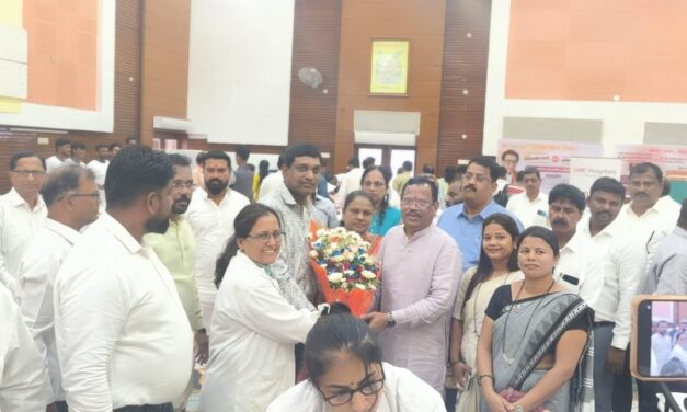 बाळासाहेबांच्या जन्मशताब्दी वर्षात शिवसेनेचा आरोग्यसेवेचा संकल्प; महाआरोग्य शिबिराला नागरिकांचा उत्स्फूर्त प्रतिसाद