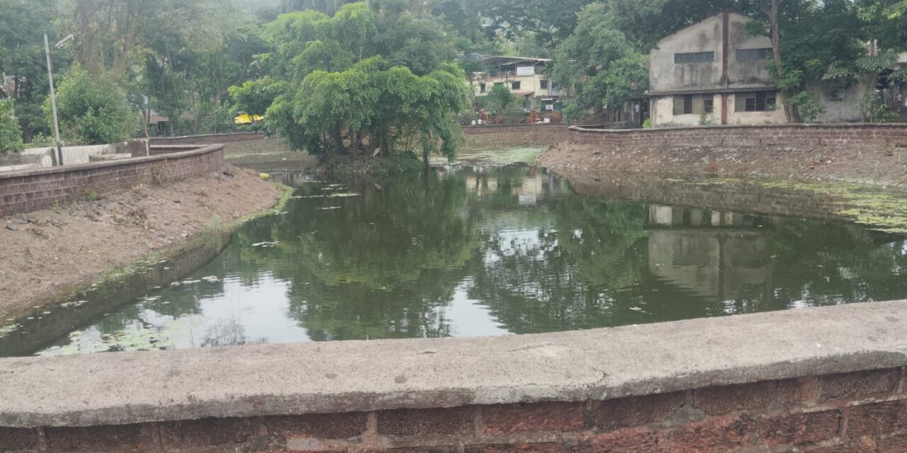 नित्यानंद भागवत यांच्या मागणीची दखल; विरेश्वर तलावाची नगर परिषदेकडून साफसफाई