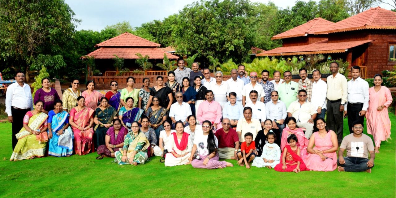 घोणसरे येथे काटकर कुळ संमेलनात नाशिक, मुंबई, ठाणे, कल्याण,चिकोडी,रत्नागिरी, दापोली,दाभोळ, इस्लामपूर बंधू भगिनी सहभागी