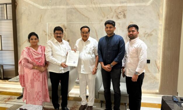 केंद्रीय जलशक्ती मंत्री श्री. सी. आर. पाटील यांची सुरत,गुजरात येथे आमदार शेखर निकम यांची सदिच्छा भेट…