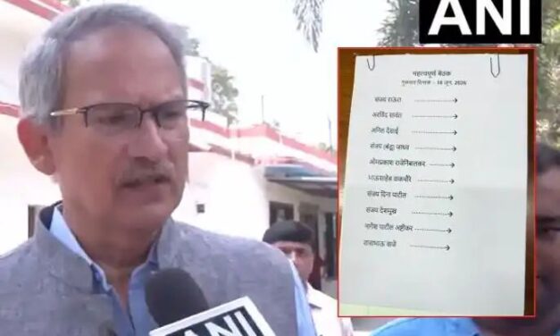 ठाकरे गटाच्या बैठकीला राऊतांसह फक्त ३ च खासदार हजर; ‘व्हिप’ धुडकावत बंडखोर खासदारांनी मारली दांडी!