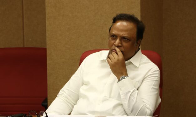 अतिरिक्त शिक्षकांचे मुंबईतच समायोजन करा  – मुंबई उपनगर पालकमंत्री ॲड. आशिष शेलार यांचे मुंबई महापालिकेला निर्देश