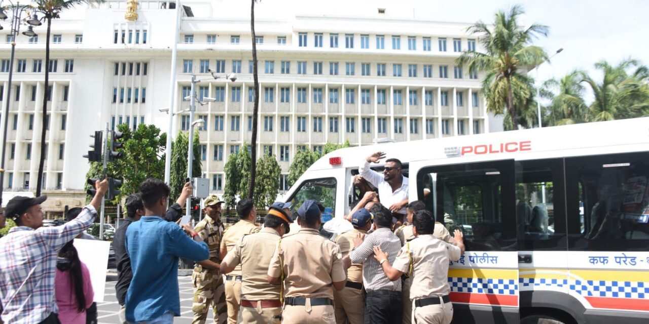 TET पेपरफुटी विरोधात शिक्षणमंत्री दादा भुसे यांच्या बंगल्यासमोर युवक काँग्रेसचे जोरदार आंदोलन…