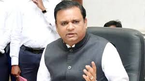 शोकप्रस्ताव मांडताना झालेल्या चुकांबद्दल विधानसभा अध्यक्षांनी व्यक्त केली दिलगिरी…