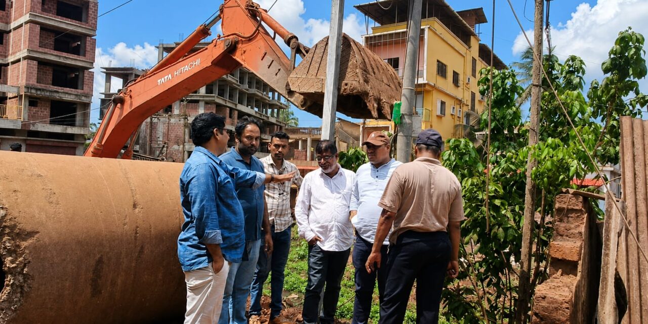 विद्युत पोलांच्या कामामुळे फुटतायत पाईपलाईन्स; लांजा नगरपंचायतीने महावितरणला धारेवर धरले