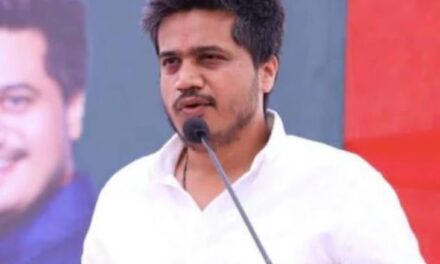 “तटकरे आधी स्वतःचा फायदा करतात, मग सहकाऱ्यांना वाऱ्यावर सोडतात” : रोहित पवारांचा घणाघाती हल्लाबोल
