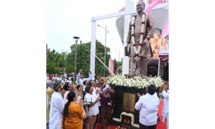 लोकनेते दिवंगत अजितदादा पवार यांच्या पूर्णाकृती पुतळ्याचे बारामतीत अनावरण…