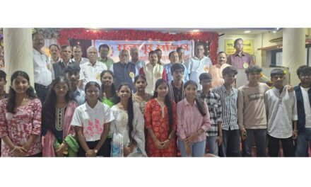 राजापूर सन्मित्र सहकारी पतसंस्थेची वार्षिक सर्वसाधारण सभा व गुणवंत विद्यार्थी सत्कार समारंभ उत्साहात; सभासदांसाठी १०% लाभांश जाहीर