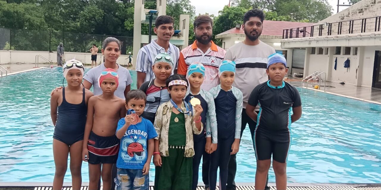 सह्याद्री स्पोर्ट्स अकॅडमीच्या जलतरणपटूंनी राज्यस्तरीय स्पर्धेत पटकावली सुवर्ण आणि कांस्य पदके ….
