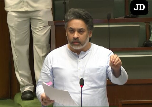 दशावतार कलाकारांच्या अनुदानात दुप्पट वाढ; ‘नमन खेळे’ आणि ‘जाखडी’ यांचाही नव्या अनुदान पॅकेजमध्ये समावेश​आ. निलेश राणे यांच्या लक्षवेधीवर मंत्री आशिष शेलार यांची घोषणा