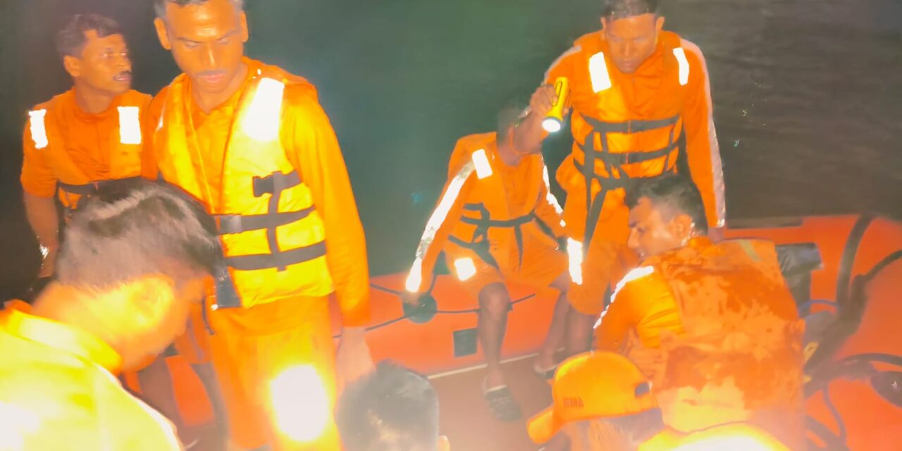 महाडमध्ये काळ नदीला अचानक पूर; बेटावर अडकलेल्या दोन युवकांची NDRFकडून सुखरूप सुटका….