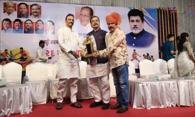 टेरवच्या सुहास कदम यांना ‘ज्येष्ठ प्रशिक्षक – महिला गट’ राज्य पुरस्कार प्रदान…