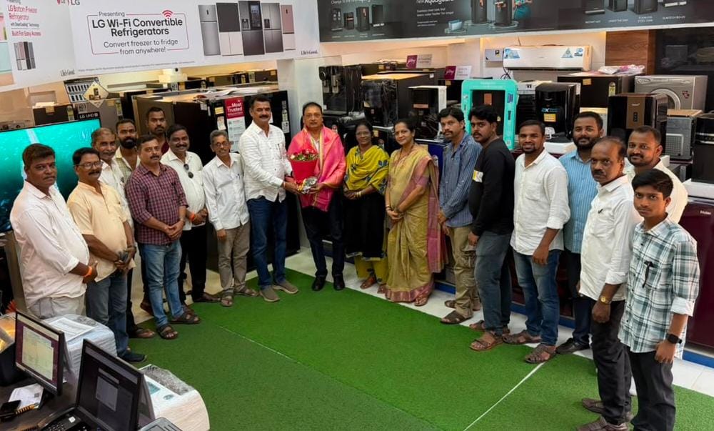 रोटरी क्लब ऑफ चिपळूणच्या अध्यक्षपदी निवड झाल्याबद्दल श्री. शैलेश टाकळे यांचा सत्कार….