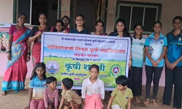 निवळी येथे मित्र कीटकांच्या महत्त्वाबाबत प्रात्यक्षिक; शेतकऱ्यांना मार्गदर्शन