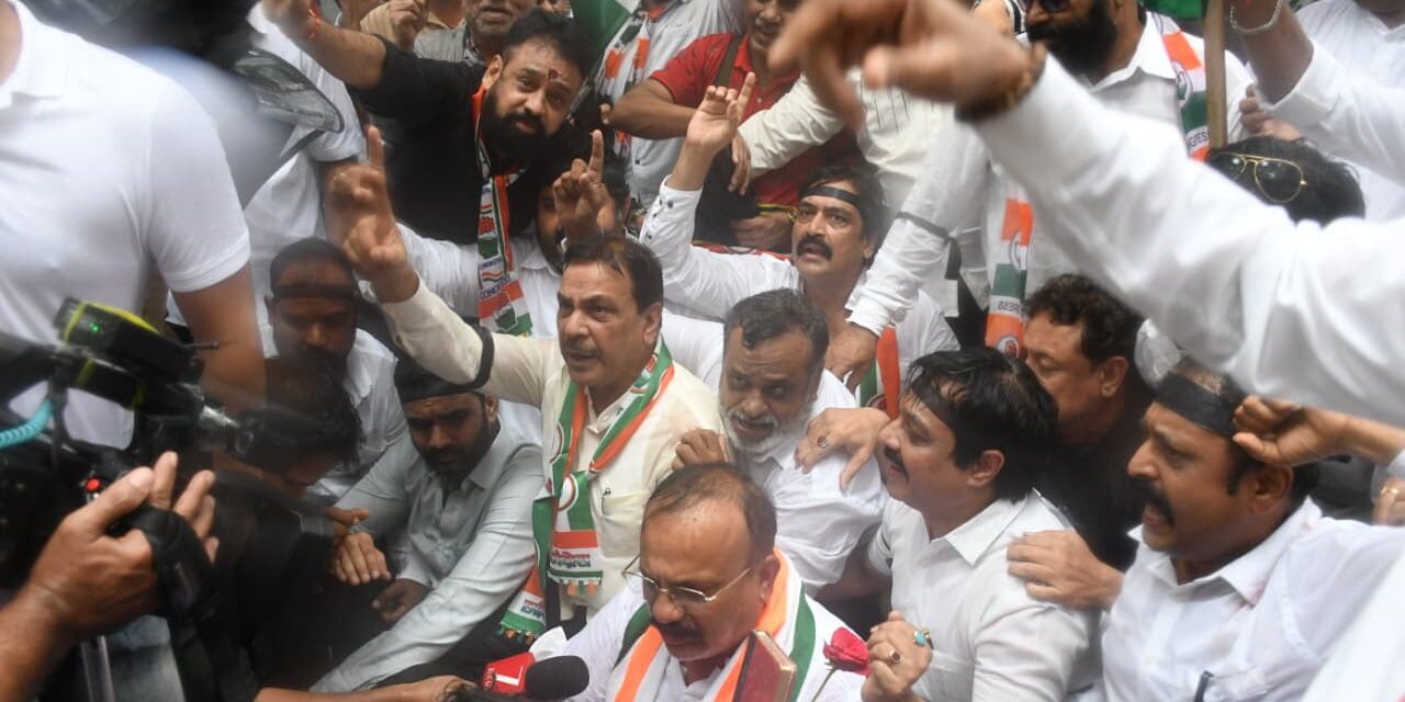 नीट पेपरफुटी प्रकरणावर काँग्रेसचा भाजपविरोधात एल्गार; विद्यार्थ्यांवरील लाठीहल्ल्याचा निषेध