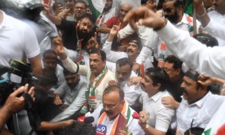 नीट पेपरफुटी प्रकरणावर काँग्रेसचा भाजपविरोधात एल्गार; विद्यार्थ्यांवरील लाठीहल्ल्याचा निषेध