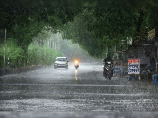 राज्यात आज तुफान पाऊस बरसणार; मुंबईसह ४ जिल्ह्यात रेड अलर्ट जारी…