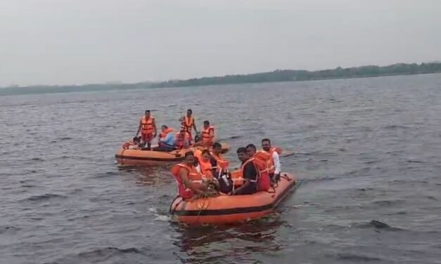 मुख्यमंत्री देवेंद्र फडणवीस यांनी नागपुरातील अंबाझरी तलावाची केली पाहणी…