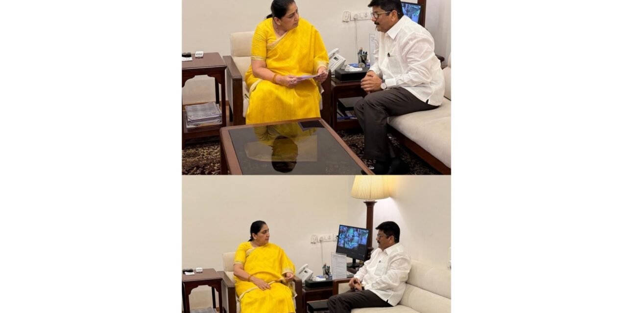 मतदारसंघातील विकासकामांबाबत आमदार शेखर निकम यांची उपमुख्यमंत्री सुनेत्राताई पवार यांच्याशी भेट…