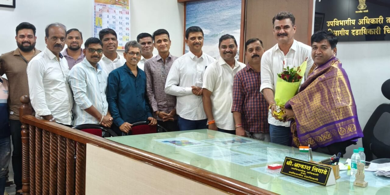 SIR कार्यक्रमात चिपळूण विधानसभा मतदारसंघ राज्यात प्रथम; प्रांताधिकारी आकाश लिगाडे यांचा शिवसेनेतर्फे सत्कार..