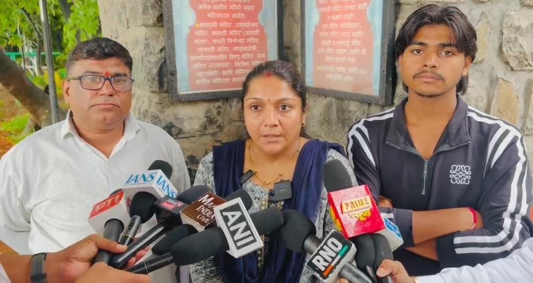 मयूर वनगे मारहाण प्रकरणाला तीन दिवस; चारही आरोपी अद्याप फरार, भाजपच्या दक्षिण रायगड उपजिल्हाध्यक्षासह चार जणांविरोधात गुन्हा;….