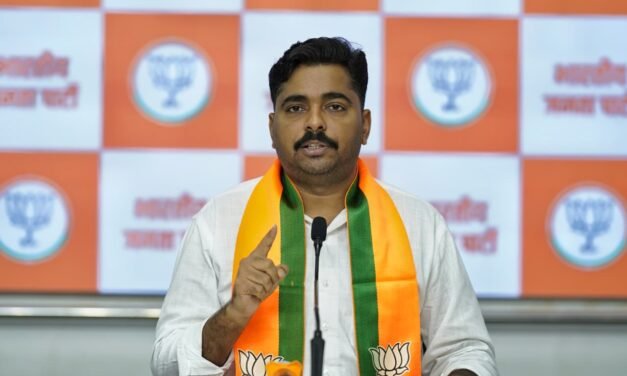 गडचिरोलीतील पूल उद्धव ठाकरे मुख्यमंत्री असतानाच बांधला गेला भाजपा प्रदेश मुख्य प्रवक्ते नवनाथ बन यांनी डागली तोफ…