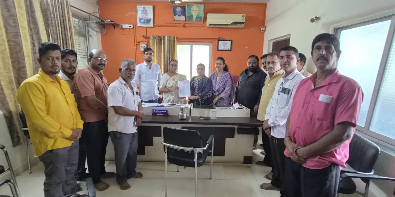 खेर्डीतील पाणीपुरवठा, भटक्या कुत्र्यांचा उपद्रव आणि निकृष्ट कामांचा प्रश्न ऐरणीवर…युवासेनेचे ग्रामपंचायतीला निवेदन; तातडीने उपाययोजना करण्याची मागणी..