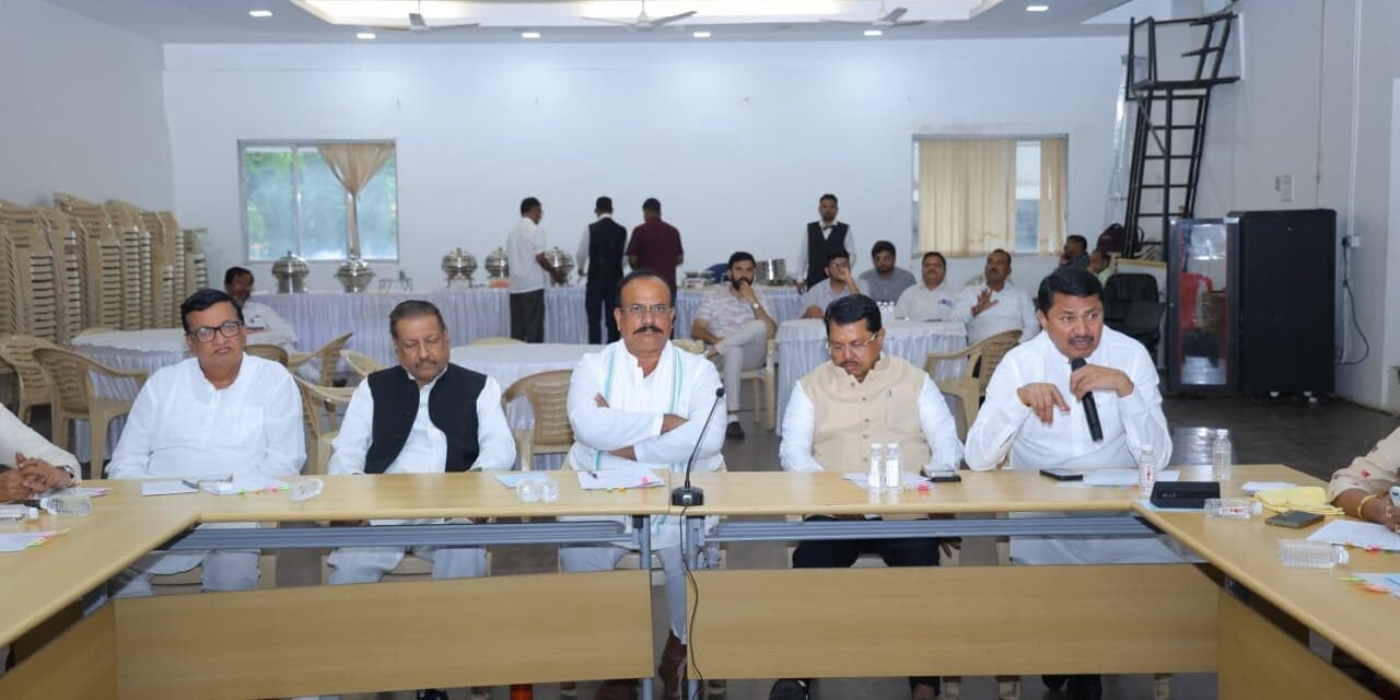 राष्ट्रध्वजाला विरोध करणाऱ्यांकडून ‘तिरंगा यात्रा’ काढली जात असेल तर स्वागतार्हच, ‘देर आये दुरुस्त आये’: हर्षवर्धन सपकाळ..