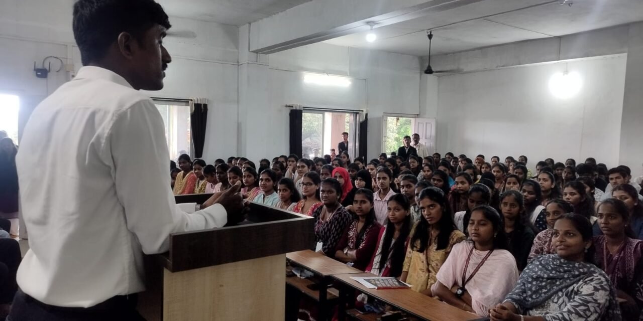 पाटपन्हाळे महाविद्यालयामध्ये स्पर्धा परीक्षेवर मार्गदर्शन उत्साहात
