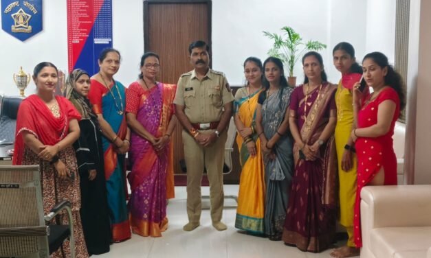 ‘राखी’ बांधून बहिणींनी मागितली ‘ओवाळणी’, चिपळूणच्या तरुणाईला नशेच्या विळख्यातून वाचवा!