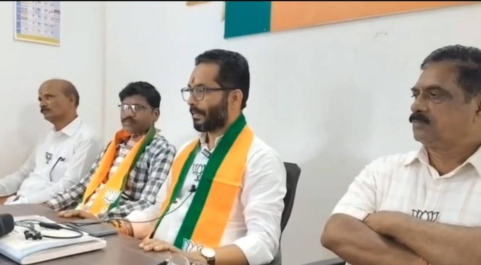 आ. भास्कर जाधव यांनी केलेल्या टीकेचा निलेश सुर्वे यांनी घेतला समाचार.!