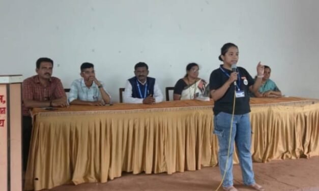 सायबर शिक्षा फॉर सायबर सुरक्षा मोहिमेंतर्गत राजापूर हायस्कूलमध्ये स्वानंदी शिवलकर हिचे विद्यार्थ्यांना मार्गदर्शन