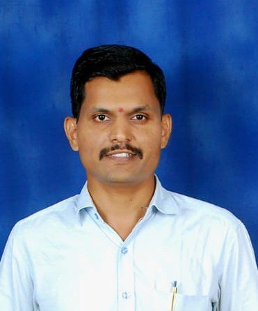 कोंढे ग्रामसभेत तलाठी समाधान सरगर यांच्या अभिनंदनाचा ठराव