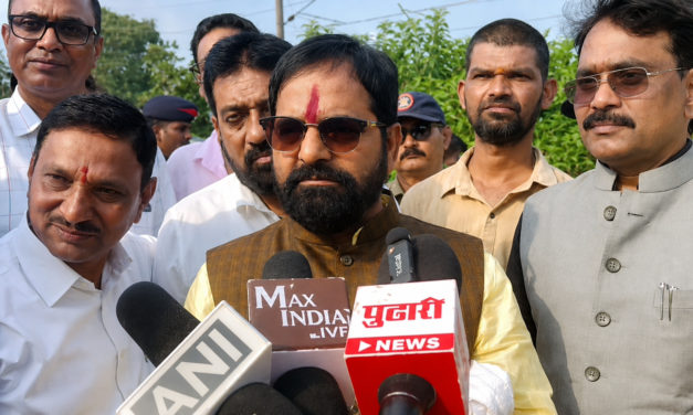 रायगडचे पालकमंत्री गोगावले यांच्याकडून मुंबई-गोवा महामार्गाची पाहणी..