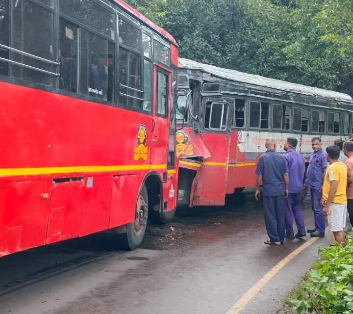 चिपळूणजवळ दोन एस.टी. बसची समोरसमोर धडक : 30 प्रवासी जखमी
