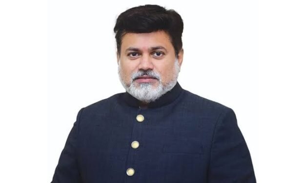 उद्योगमंत्री डाॕ उदय सामंत यांच्या उपस्थितीत रविवारी जिल्हास्तरीय गुंतवणूक परिषद…