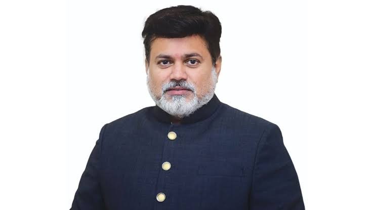 उद्योगमंत्री डाॕ उदय सामंत यांच्या उपस्थितीत रविवारी जिल्हास्तरीय गुंतवणूक परिषद…