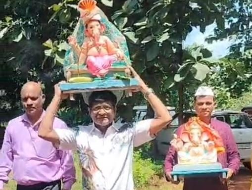 ‘महाराष्ट्राची हास्यजत्रा’ फेम प्रभाकर मोरे यांच्या घरी गणरायाचे आगमन…