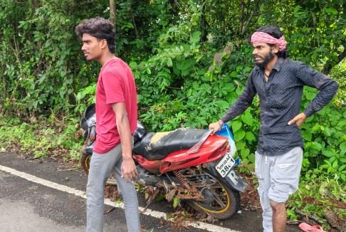 कोन्हवली येथे सलग दोन दिवस दुचाकी अपघात; अभिजीत देवळेकर यांची तत्काळ मदत…
