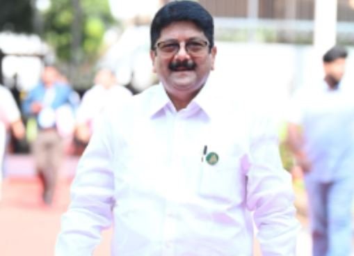 मुंबई विद्यापीठासाठी नवीन अभ्यासक्रम नोंदणीची सुविधा तातडीने उपलब्ध करा; आ. शेखर निकम यांची मुख्यमंत्री ना. देवेंद्र फडणवीस यांच्याकडे मागणी