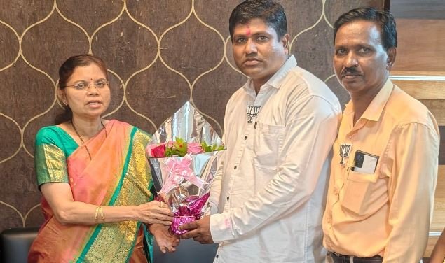 आरोग्यसेवेत समर्पित योगदानाबद्दल डॉ. सुवर्णा पाटील यांचा सन्मान…