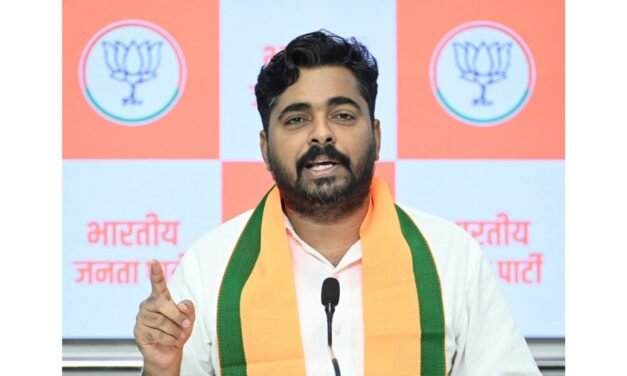 संजय राऊतांना “जीडीपी”मधील ‘जी’ तरी कळतो का? भाजपा प्रदेश मुख्य प्रवक्ते नवनाथ बन यांनी काढले वाभाडे…