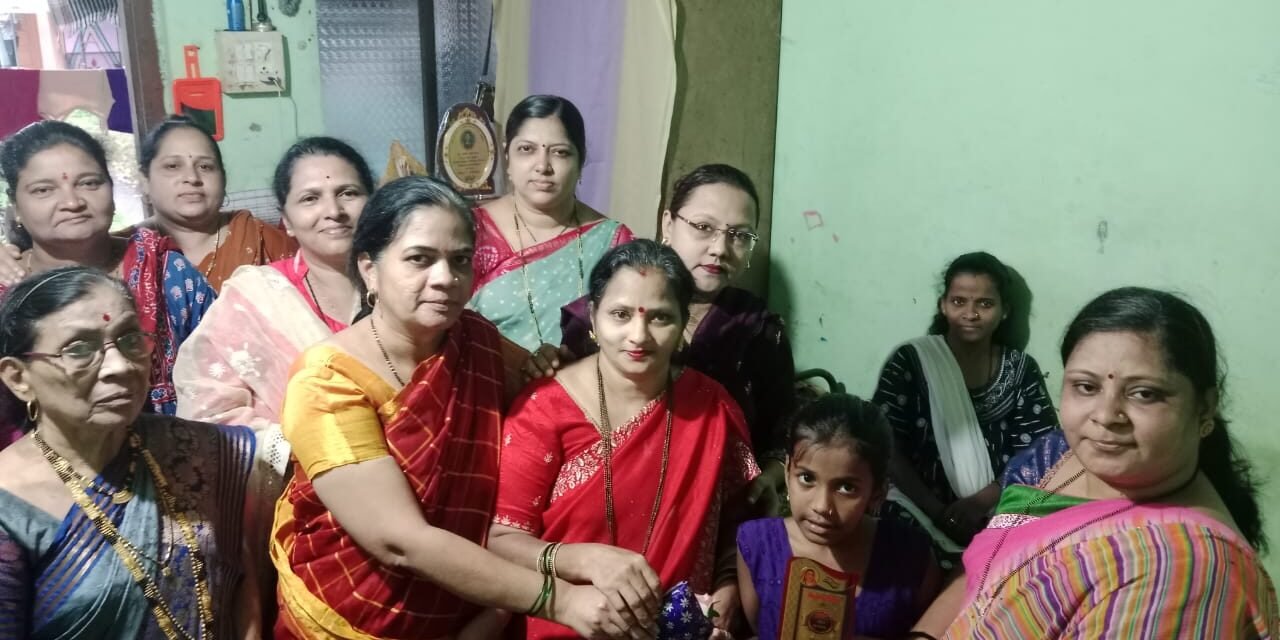मगरीच्या तावडीतून आईला वाचवणाऱ्या स्वर्णीचा जिजाऊ ब्रिगेडतर्फे गौरव