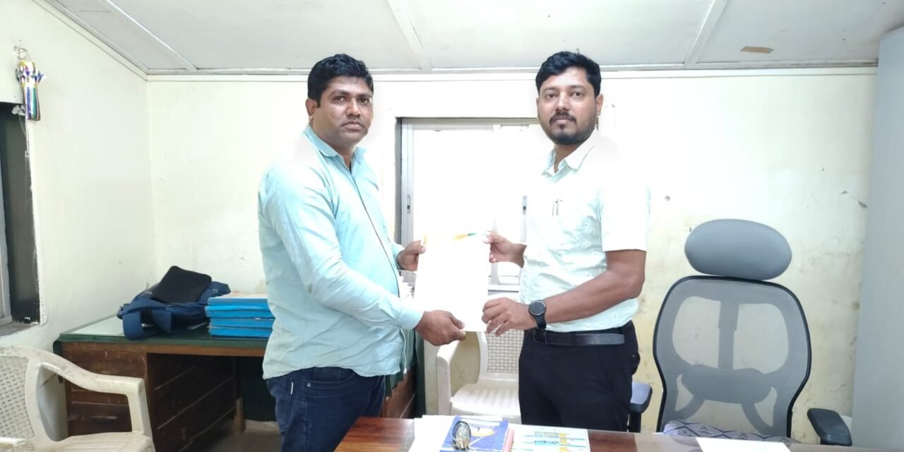 गणेशोत्सवापूर्वी बाणकोट–पंढरपूर महामार्गावरील झाडी हटविण्याची मागणी; वाहनचालकांच्या सुरक्षिततेसाठी साईडपट्टीची तातडीने साफसफाई करण्याचे अभिजीत देवळेकर यांचे सार्वजनिक बांधकाम विभागाला निवेदन..