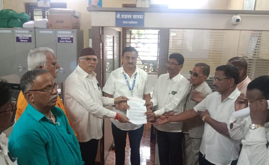 चिपळूण येथे महाराष्ट्र मंदिर महासंघाच्या वतीने शासनाला निवेदन सादर..’महाप्रसाद ,भंडारे आणि अन्नदान’ ह्या भारतीय धार्मिक व सामाजिक परंपरेच्या उपक्रमांमध्ये शासनाने अनावश्यक अडथळे आणू नयेत- महाराष्ट्र मंदिर महासंघाची शासनाकडे निवेदनाद्वारे मागणी…