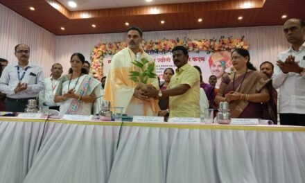 आमसभेतील असमाधानकारक उत्तरांवर राज्यमंत्री योगेश कदम संतप्त…