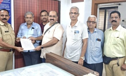 सकल हिंदू परिवार दापोली तर्फे ध्वनी प्रदूषण आणि इतर मागण्यांबाबत दापोली पोलीस निरीक्षकांना देण्यात आले निवेदन…