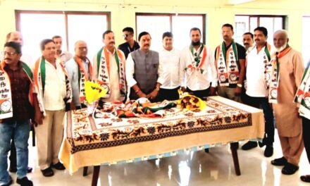 श्रीवर्धनमध्ये राष्ट्रवादीचा शिंदे सेनेला दे धक्का; शब्बीर भाई उंडरे यांचा असंख्य कार्यकर्त्यांसह राष्ट्रवादी काँग्रेसमध्ये प्रवेश..