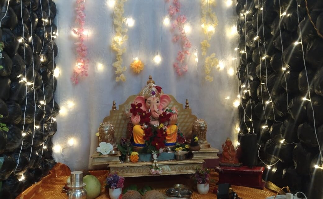 बाप्पाच्या जयघोषाने दापोली दुमदुमली! बोरिवली आडीवाडीत चाकरमान्यांच्या उपस्थितीत गणेशोत्सव जल्लोषात सुरू..