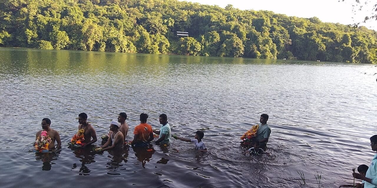 दापोलीत दीड दिवसाच्या बाप्पाचे श्रद्धापूर्वक विसर्जन…